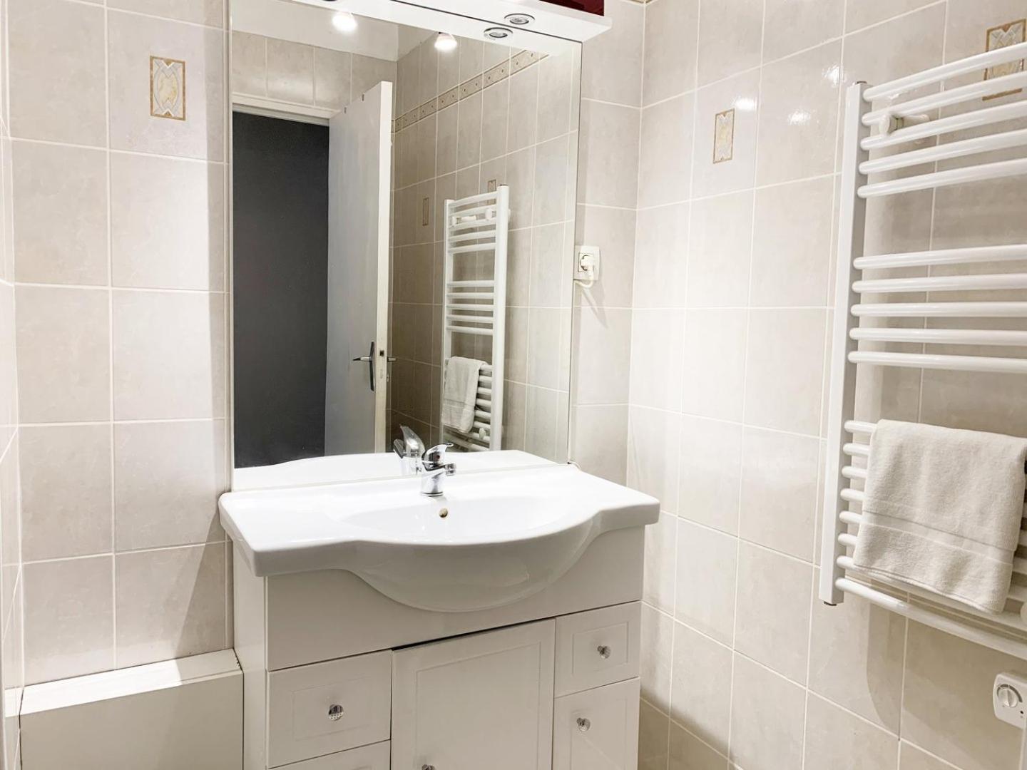 Le Mainvillois - Parking Included Apartment Mainvilliers  Екстериор снимка